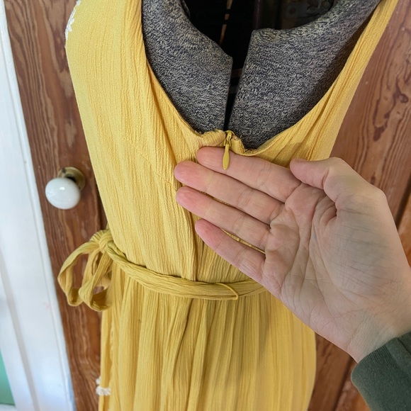 ✨ Joie ✨ Embroidered Ruffle Feminine Yellow Tiered Maxi Dresse ~ size 4 🍄 - Picture 2 of 6